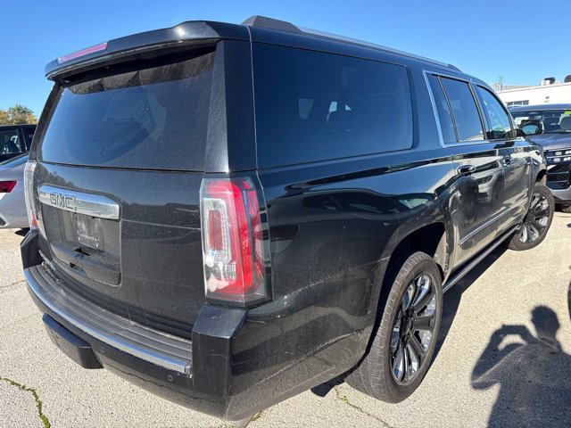 Used 2019 GMC Yukon XL Denali w/ Denali Ultimate Package AWD/4WD image 6