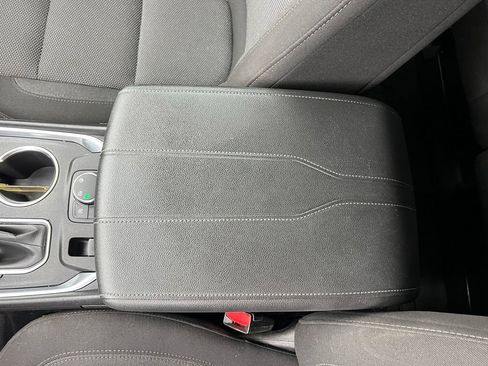 Used 2023 Chevrolet Traverse LT AWD/4WD image 32