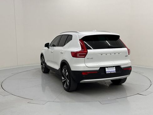 Used 2025 Volvo XC40 B5 Plus w/ Climate Package image 3