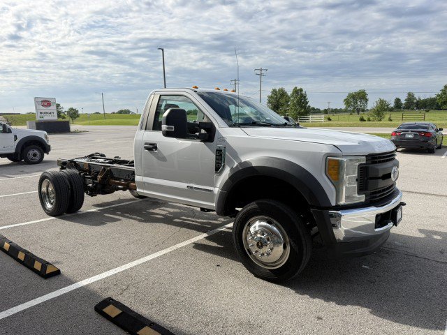 Used 2019 Ford F550 4x4 Regular Cab Super Duty image 3