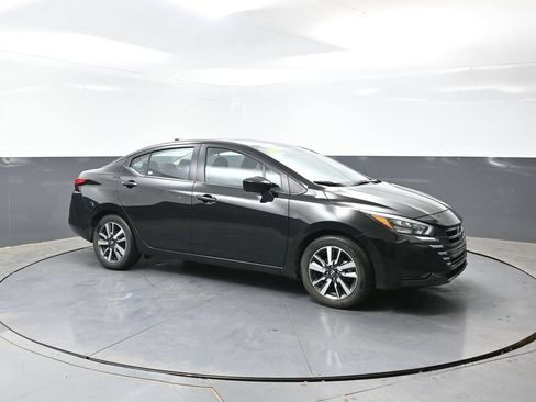 Used 2025 Nissan Versa SV FWD image 10