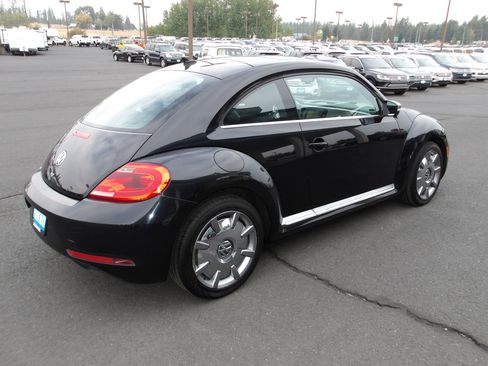 Used 2014 Volkswagen Beetle TDI image 5