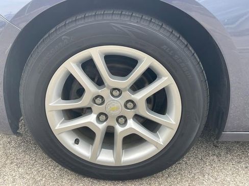 Used 2015 Chevrolet Malibu LT w/ Power Convenience Package image 11