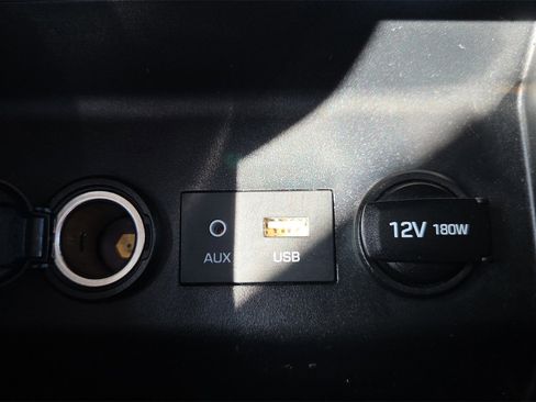 Used 2019 Hyundai Elantra SE w/ Cargo Package image 28