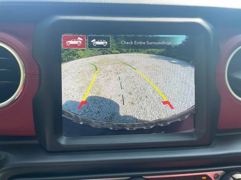 Used 2023 Jeep Wrangler Unlimited Rubicon 4xe AWD/4WD image 32