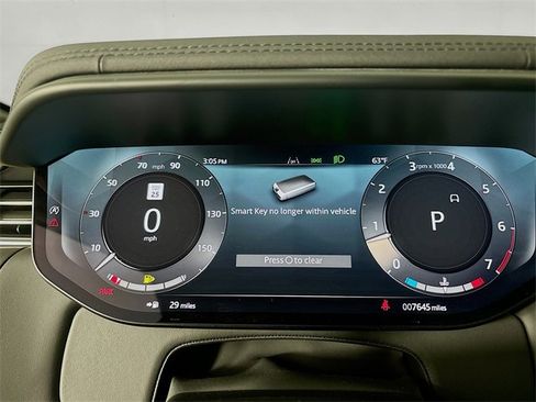 Used 2025 Land Rover Range Rover Sport SE image 13