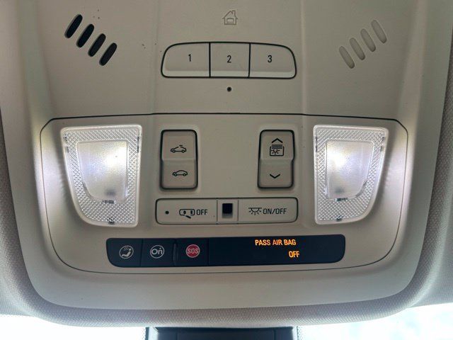 Used 2017 Cadillac XT5 Luxury w/ Driver Awareness Package FWD image 15