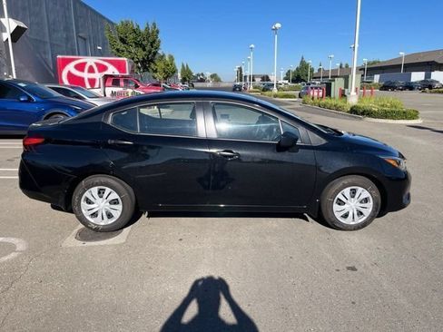 Used 2025 Nissan Versa S w/ Trunk Package FWD image 4