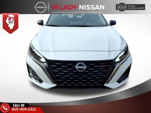 New 2025 Nissan Altima 2.5 SR image 2