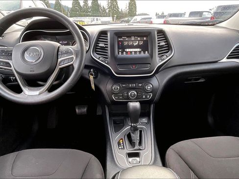 Certified 2019 Jeep Cherokee Latitude w/ Popular Appearance Group image 15