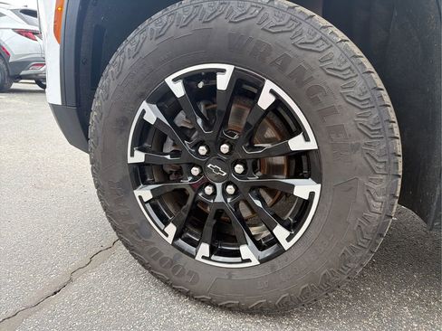 Used 2024 Chevrolet Traverse Z71 image 24