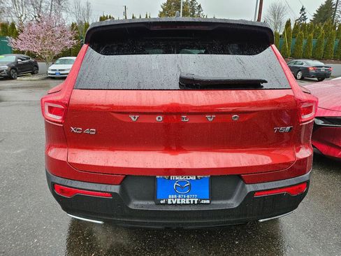 Used 2020 Volvo XC40 T5 R-Design image 4