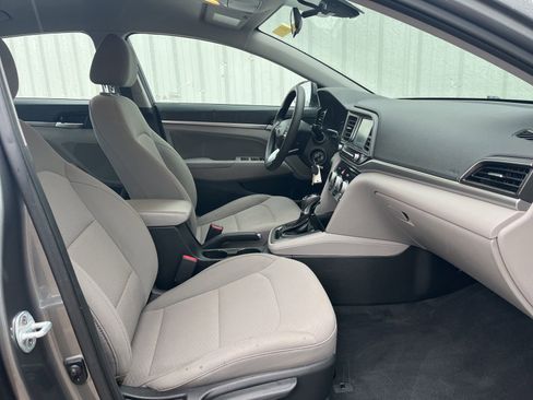 Used 2019 Hyundai Elantra SEL FWD image 16
