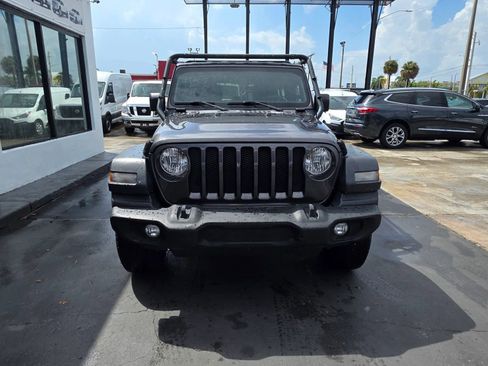 Used 2018 Jeep Wrangler Unlimited Sport w/ Technology Group image 2