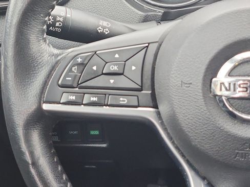 Used 2018 Nissan Rogue SV w/ Premium Package image 15