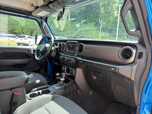 Used 2022 Jeep Wrangler Sport AWD/4WD image 13