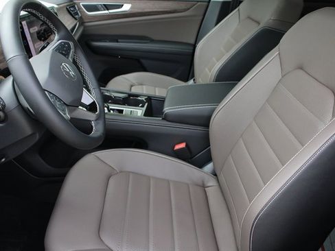 New 2025 Volkswagen Atlas SEL image 16