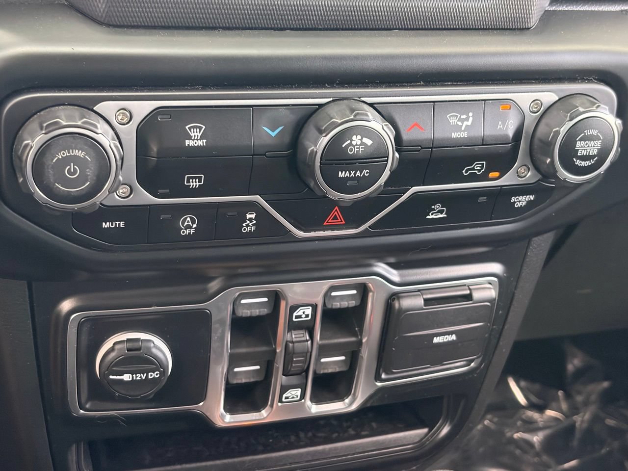 Used 2022 Jeep Wrangler Unlimited Sport AWD/4WD image 26