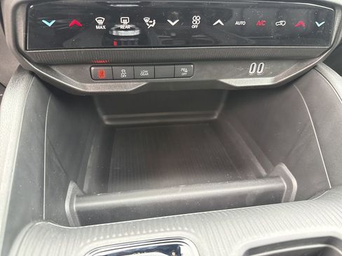 New 2026 Jeep Cherokee Limited AWD/4WD image 33