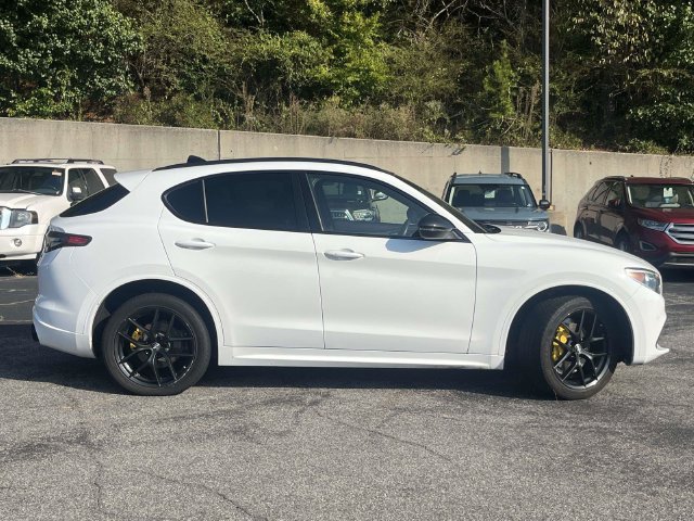 Used 2021 Alfa Romeo Stelvio Ti Sport AWD/4WD image 2