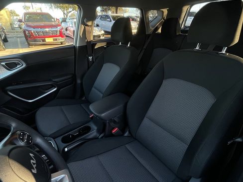 Used 2024 Kia Soul LX w/ Option Group 015 image 20