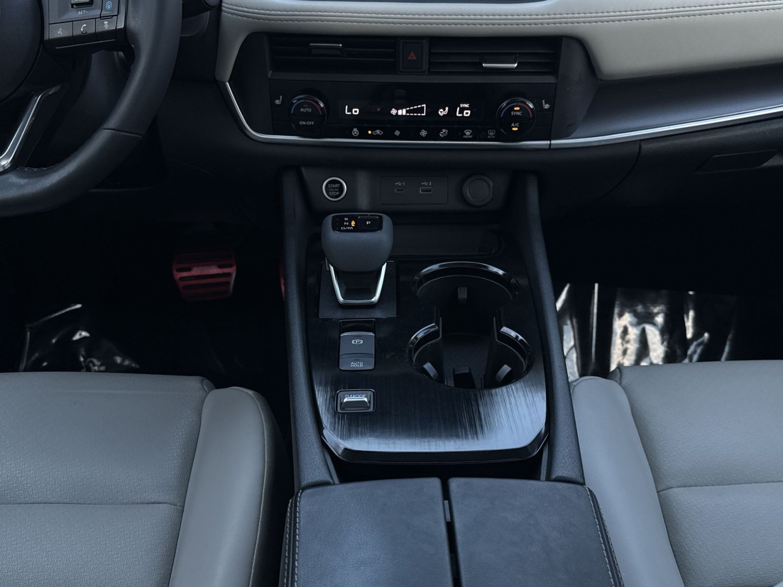 Used 2023 Nissan Rogue SV w/ SV Premium B Package FWD image 27