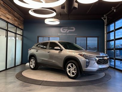 Used 2024 Chevrolet Trax LS w/ LS Convenience Package