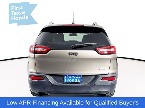 Used 2017 Jeep Cherokee Latitude w/ Comfort/Convenience Group image 8