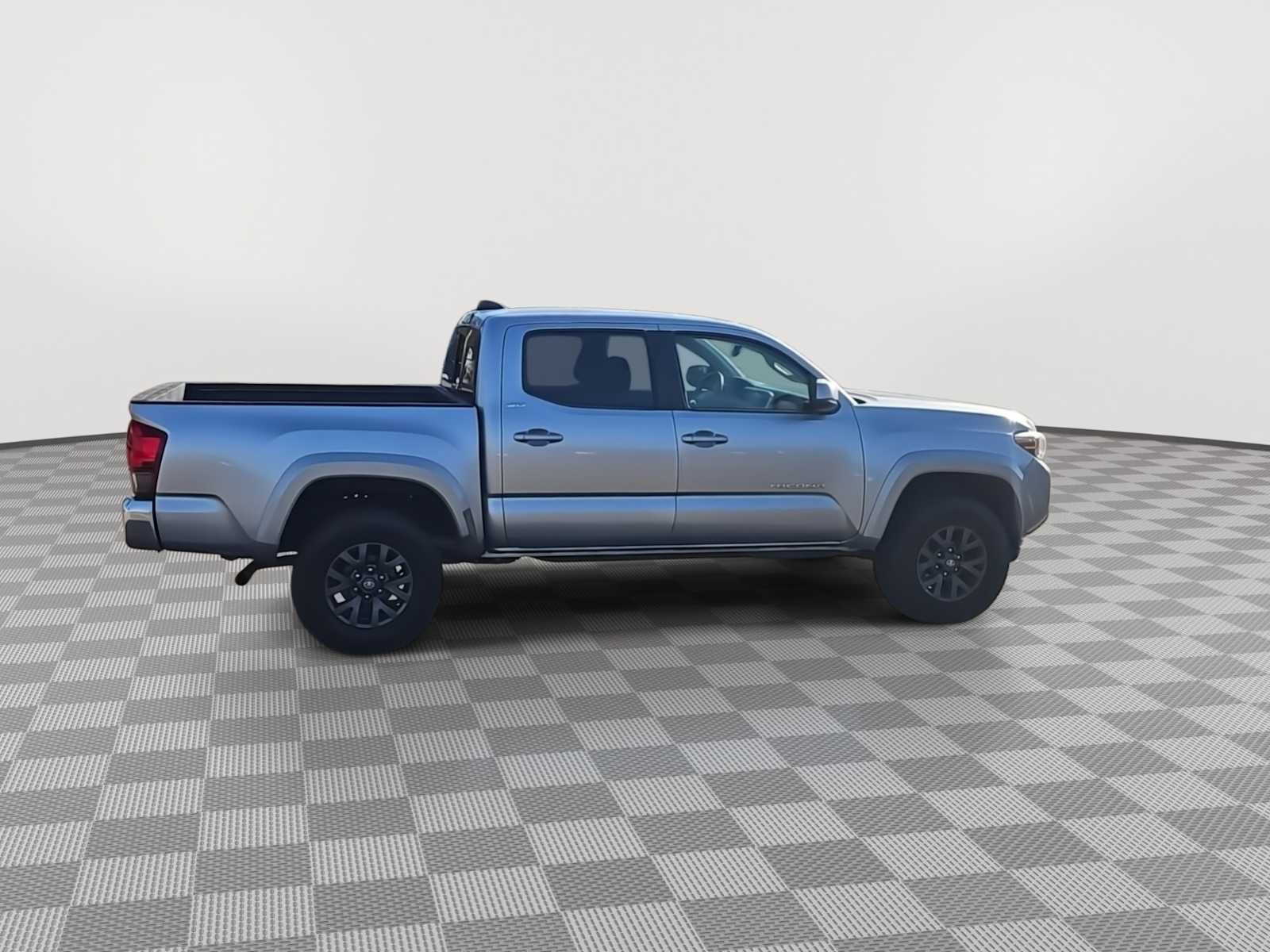 Used 2021 Toyota Tacoma SR5 RWD image 9