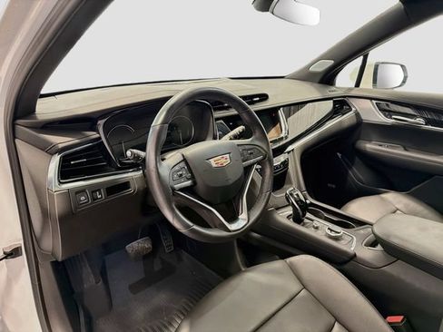 Used 2024 Cadillac XT6 Premium Luxury w/ LPO, Floor Liner Package AWD/4WD image 9