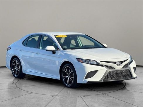 Used 2019 Toyota Camry SE image 8