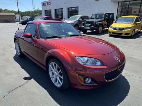 Used 2010 MAZDA MX-5 Miata Grand Touring w/ Premium Pkg RWD image 3