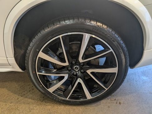 Used 2023 Volvo XC90 T8 Ultimate w/ Lounge Package image 9