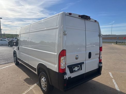Used 2023 RAM ProMaster 2500 FWD image 5
