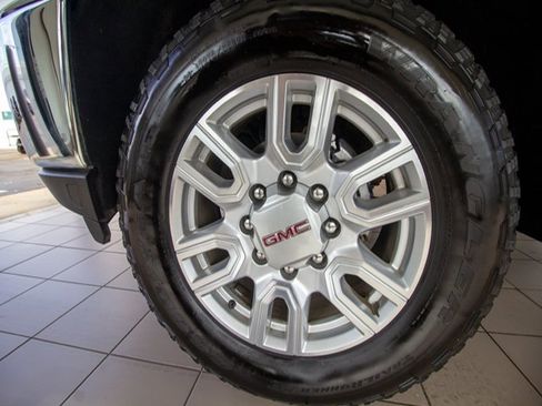 Used 2022 GMC Sierra 2500 SLT w/ SLT Preferred Package image 26