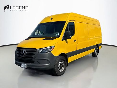 Used 2021 Mercedes-Benz Sprinter 2500 image 1