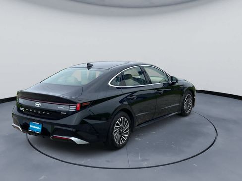 Used 2025 Hyundai Sonata Limited FWD image 7