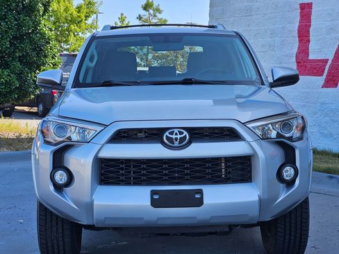 Used 2018 Toyota 4Runner SR5 RWD image 2