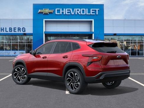 New 2026 Chevrolet Trax RS w/ Sunroof Package FWD image 3