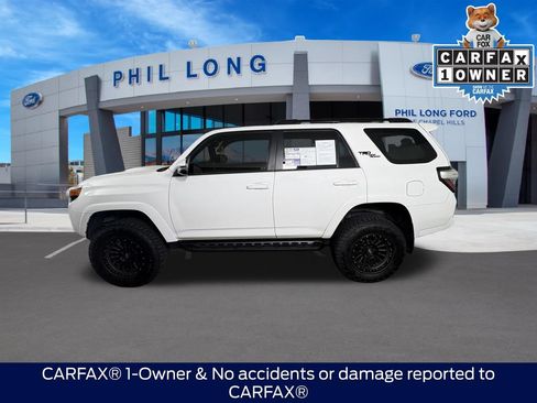 Used 2020 Toyota 4Runner TRD Off-Road Premium w/ Moonroof Package AWD/4WD image 2