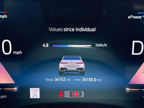 Used 2023 BMW i7 xDrive60 AWD/4WD image 24