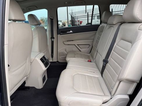 Used 2019 Volkswagen Atlas SEL Premium image 4