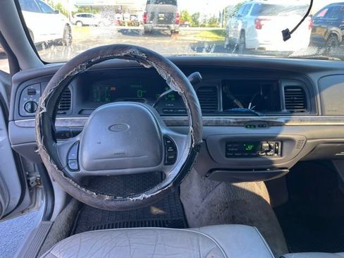 Used 2000 Ford Crown Victoria LX RWD image 14