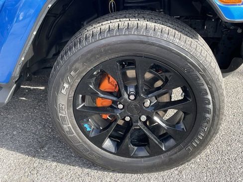 Used 2022 Jeep Wrangler Unlimited Sahara w/ Cold Weather Group image 11