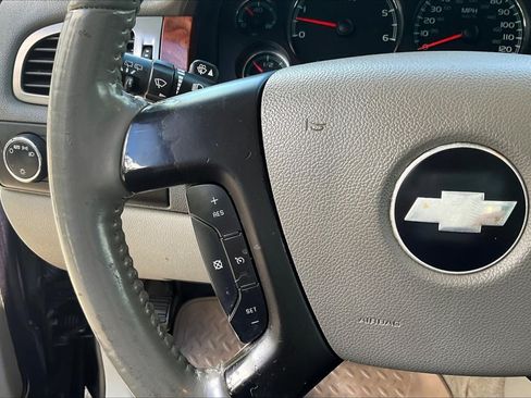 Used 2008 Chevrolet Suburban LT w/ LT Preferred Equipment Group AWD/4WD image 11