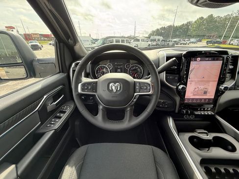 New 2026 RAM 2500 Big Horn AWD/4WD image 15