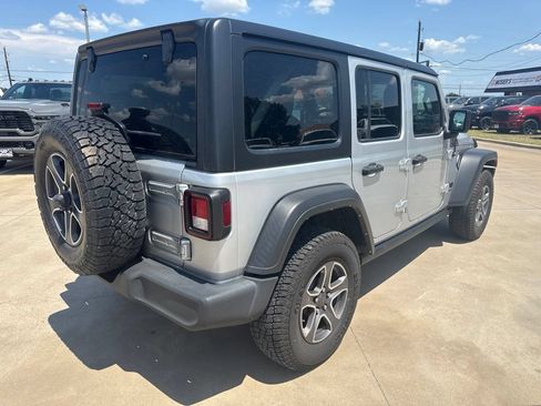 Used 2022 Jeep Wrangler Unlimited Sport AWD/4WD image 7