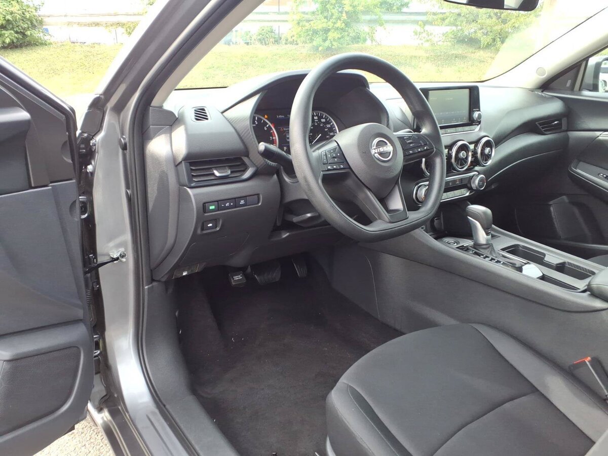 Used 2025 Nissan Sentra S FWD image 18