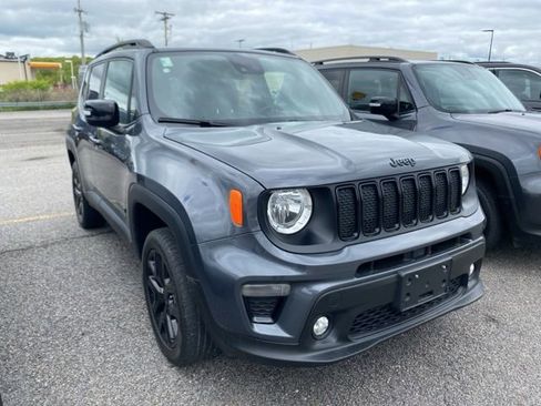 Used 2022 Jeep Renegade Altitude w/ Convenience Group AWD/4WD image 2