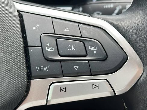 Used 2024 Volkswagen Tiguan SE AWD/4WD image 21